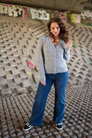 cardigan-ajour-red-button-grey-melange-red-button-grijs-vest-ajour-breisel-knoopjes-grijs-melee-muts-fashion-groningen