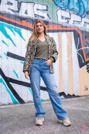 miracle-of-denim-nini-wideleg-earth-blue-light-stone-denim-stretch-jeans-zakken-voor-recht-wijd-model-muts-fashion-groningen