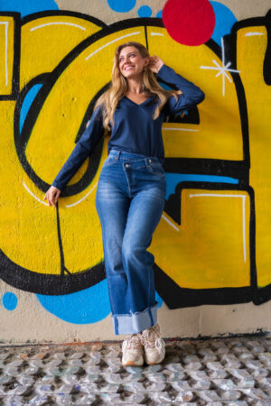 miracle-of-denim-nubia-wideleg-exo-blue-mod-jeans-wijde-jeans-used-denim-grote-omslag-asymmetrische-sluiting-muts-fashion-groningen