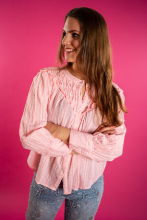 blouse-zalm-rose-borduur-schouders-brede-manchet-kort-model-blouse-shirt-mao-kraagje-muts-fashion-groningen