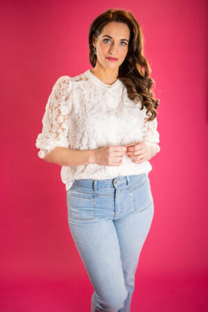 flared-lichte-jeans-vierkante-zakken-voor-en-achter-stretch-jeans-high-waist-denim-licht-muts-fashion-groningen