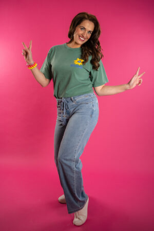 print-groen-shirt-groen-met-speedcrawl-print-bloemen-zon-print-geel-korte-mouwen-muts-fashion-groningen