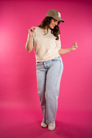 sweet-ribbon-pearl-red-button-top-korte-mouw-truitje-zand-korte-mouw-truitje-met-lint-bloemen-muts-fashion-groningen