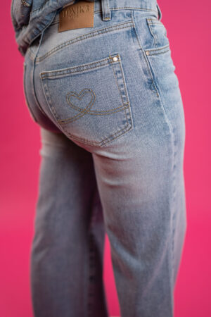 toxic-jeans-flared-wijd-hartjes-borduur-kontzak-flared-jeans-midwaist-denim-stretch-wijd-muts-fashion-groningen