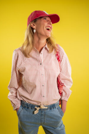 red-button-blouse-victoria-poplin-stripe-long-sleeve-streepjes-rood-wit-blouse-lange-mouw-rood-wit-muts-fashion-groningen