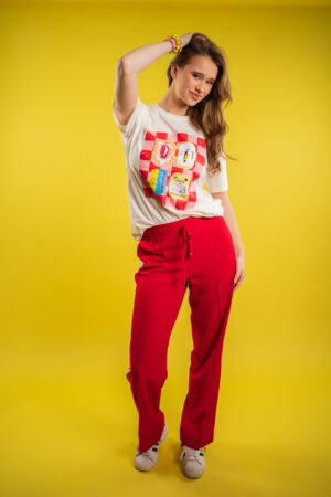 wit-t-shirt-rood-rose-geblokte-print-met mond-vis-diverse-prints-wijd-shirt-muts-fashion-groningen